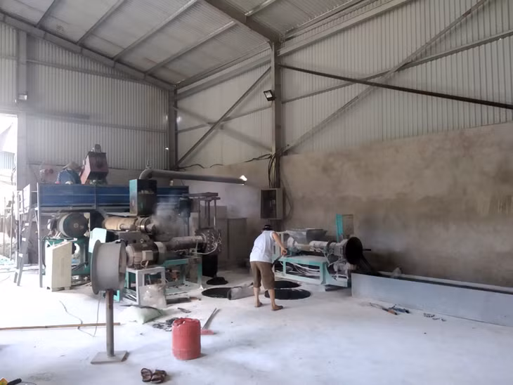 Rác thải nhựa sau khi được phân loại sẽ được tái chế tại xưởng xử lý tái chế nhựa phế thải.