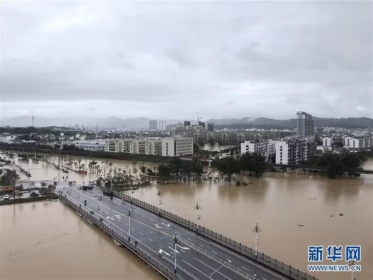 Lũ lụt tại tỉnh An Huy, Trung Quốc. Ảnh: Tân Hoa Xã.