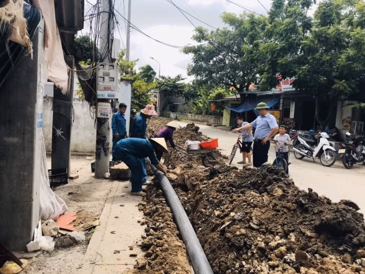 Công ty CP Nước sạch Quảng Ninh đầu tư tuyến ống truyền dẫn nước sạch cho người dân tại xã Liên Vị, TX Quảng Yên. (Ảnh: Công ty cung cấp)