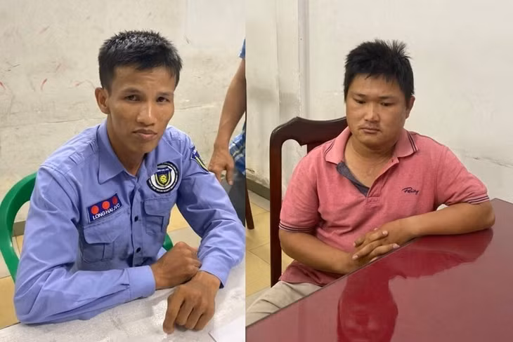 Chung Hoàng Tấn và Hồ Văn Cư (phải) tại cơ quan điều tra. Ảnh: Đức Huynh.