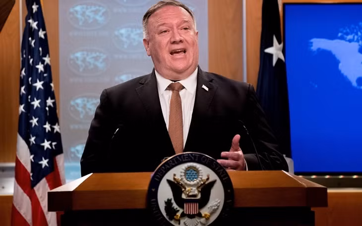 Ngoại trưởng Mỹ Mike Pompeo phát biểu tại Nhà Trắng hôm 15/7. Ảnh: AFP.