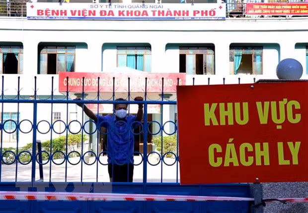 UBND tỉnh Quảng Ngãi đã ban hành lệnh phong tỏa Bệnh viện đa khoa thành phố Quảng Ngãi - nơi bệnh nhân 419 từng đến khám bệnh. ()nh: Lê Ngọc Phước/TTXVN