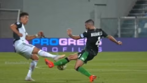 Ronaldo có pha phạm lỗi cực kỳ thô bạo.