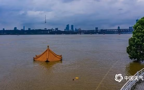 Mực nước tại một khu vực sông hồ ở thành phố Vũ Hán. Ảnh: Mạng Khí tượng Trung Quốc.