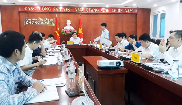 Quang cảnh họp Hội đồng thẩm định các nhiệm vụ KH&CN.