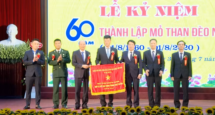 Đồng chí Lê