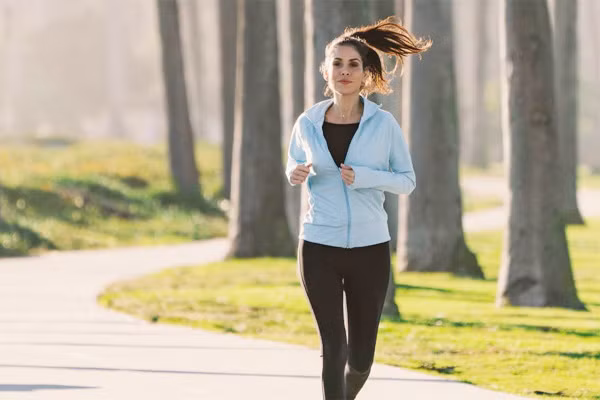 Chạy bộ có thể dẫn tới một số chấn thương. Ảnh minh họa: Verywell Fit