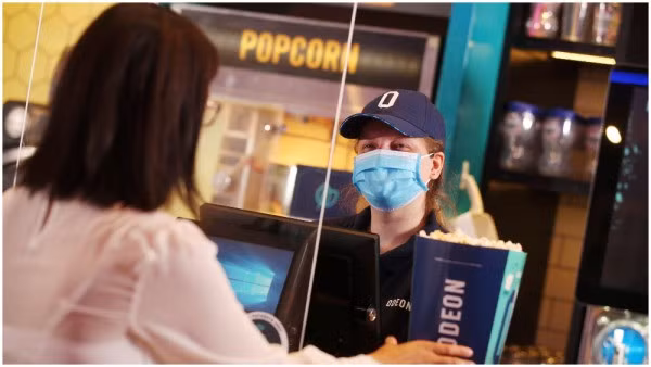 Rạp chiếu phim ở châu Âu mở cửa trở lại nhưng không mấy khả quan.