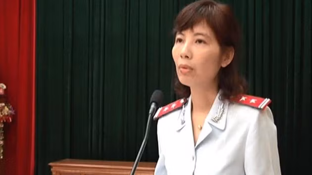 Bị cáo Nguyễn Thị Kim Anh (phó trưởng phòng phòng chống tham nhũng thanh tra Bộ Xây dựng