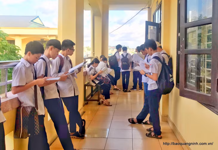 Các thí sinh dự thi tại Hội đồng thi THPT Ngô Quyền 
