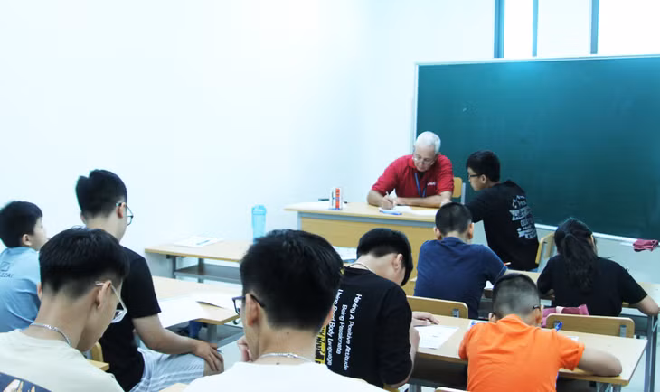 Học sinh được kiểm tra đầu vào trước khi chia lớp học.