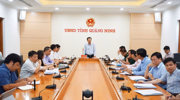 quang cảnh cuộc họp.