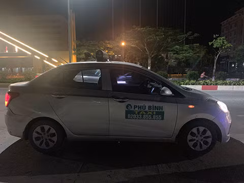 Chiếc xe Taxi đối tượng Lê Xuân Cường sử dụng để di chuyển. 
