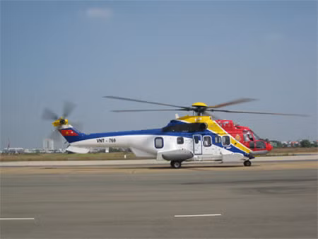 Máy bay EC-225 tại sân bay Vũng Tàu. Ảnh: QĐND.