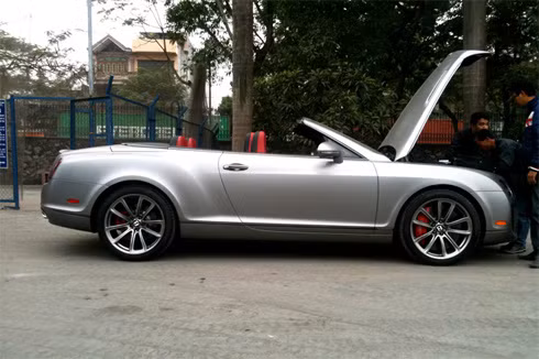 Bentley Continental Supersports convertible đầu tiên tại Việt Nam. Ảnh: Nhân Đào.
