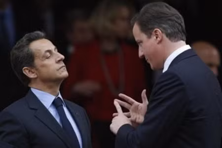 Tổng thống Pháp Sarkozy và Thủ tướng Anh Cameron tại Hội nghị thượng đỉnh EU