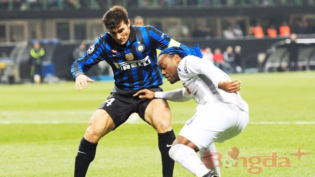 Inter (trái) khó hoàn thành tốt nhiệm vụ khi bị mục tiêu tài chính chi phối