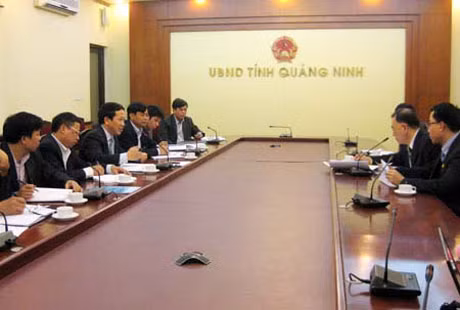 Quang cảnh buổi làm việc.