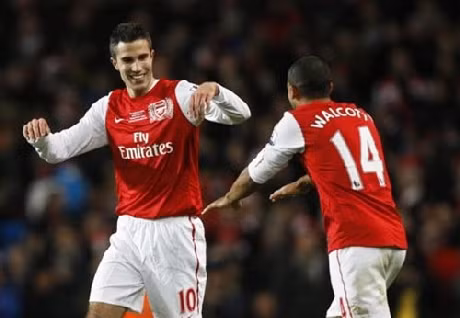 Arsenal đang "bay cao" nhờ "niềm cảm hứng" mang tên Van Persie