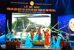 Một tiết mục nghệ thuật trong đêm bế mạc Năm Du lịch quốc gia 2011. Ảnh: Chinhphu.vn