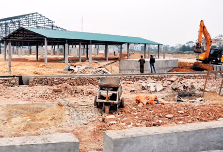 Dự án khu đô thị mới Tây Ka Long hiện còn 30% giá trị xây dựng chưa hoàn thành do vướng mặt bằng. Ảnh: Đỗ phương