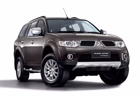 Pajero Sport Ultimate máy xăng.