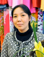 Chị Lê Dơn, chủ cửa hiệu áo dài Lê Dơn (173 Lê Thánh Tông, Hạ Long).
