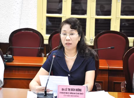 Đồng chí Lê Thị Bích Hường, Ủy viên Ban Thường vụ, Trưởng Ban Tổ chức Tỉnh ủy phát biểu tham gia vào Đề án của Ban Dân vận Tỉnh ủy