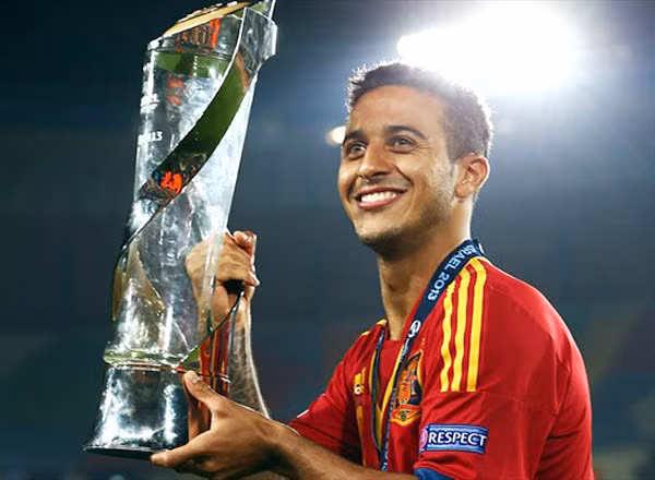 Thiago rực rỡ cùng U21 TBN.