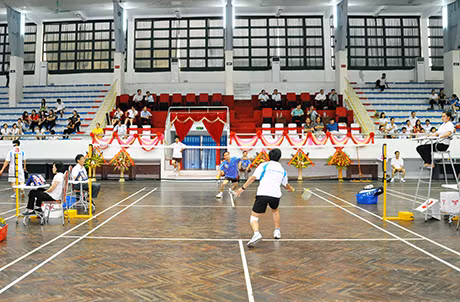 Thi đấu đơn nam nội dung cầu lông tại Giải thể thao gia đình 2012.