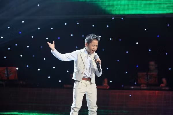 Quang Nhật "phiêu" cùng "Con cò" (Ảnh: BTC)