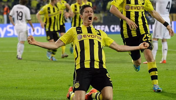Lewandowski rất được Mourinho ái mộ - Ảnh: AP