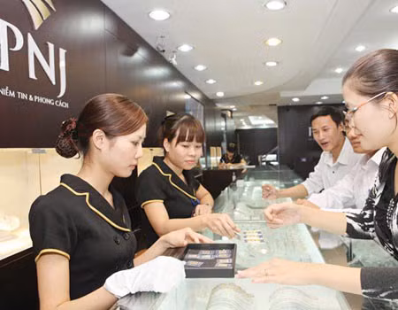 Giá vàng về sát mốc 34 triệu đồng. Ảnh: PV