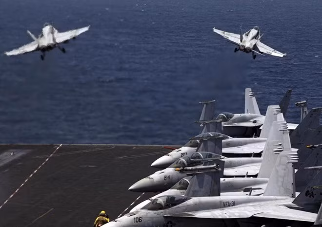 Máy bay FA-18 của Mỹ tham gia chiến dịch không kích IS tại Iraq và Syria (Nguồn: AP)