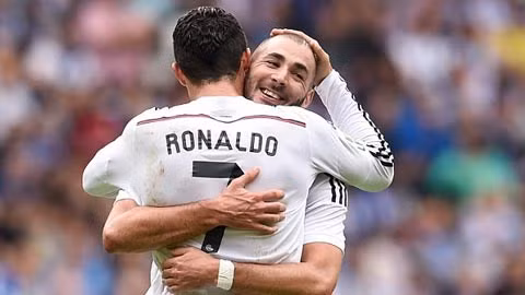 Ronaldo tỏa sáng với cú hat-trick ấn tượng