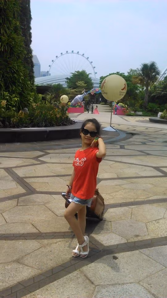 Thu An tại đất nước Singapore xinh đẹp.