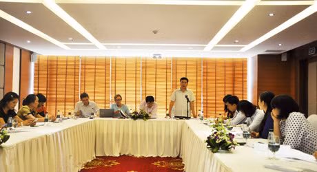 Quang cảnh cuộc họp.