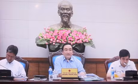 Phó Thủ tướng Chính phủ Hoàng Trung Hải chủ trì Hội nghị.