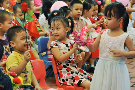 Niềm vui khi được đến trường.