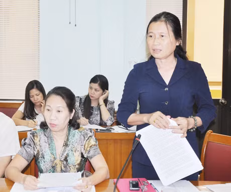 Đồng chí Đỗ Thị Hoàng, Phó Bí thư Thường trực Tỉnh ủy, trưởng đoàn ĐBQH tỉnh phát biểu tại buổi làm việc