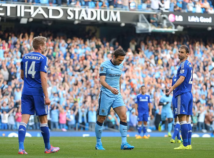 Lampard không ăn mừng sau khi chọc thủng lưới đội bóng cũ