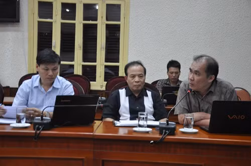 Lãnh đạo Công ty CP Phát triển Nông thôn Tiên tiến báo cáo tóm tắt thuyết trình Đề án
