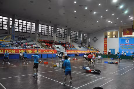 Giải đấu đã thu hút đông đảo VĐV tham gia tranh tài