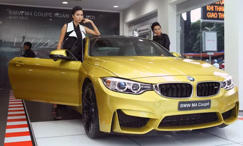Phiên bản thể thao M4 Coupe ở Sài Gòn.