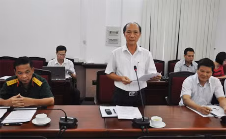 Đồng chí Đào Đình Trợi, Phó Chánh án TAND tỉnh phát biểu tham gia vào Dự thảo Luật Tổ chức Quốc hội (sửa đổi).