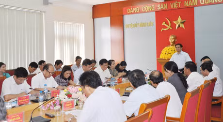 Đồng chí Phạm Minh Chính, Bí thư Tỉnh ủy kết luận buổi làm việc với BTV Huyện ủy Bình Liêu.