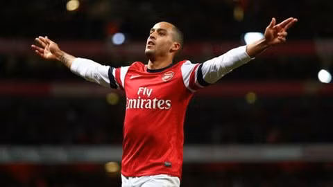Arsenal đón Walcott trở lại vào giữa tháng 10