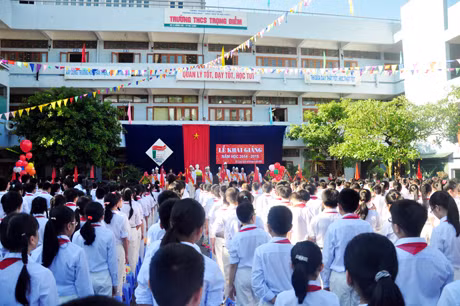 Quang cảnh lễ Khai giảng năm học mới tại Trường THCS Trọng Điểm.