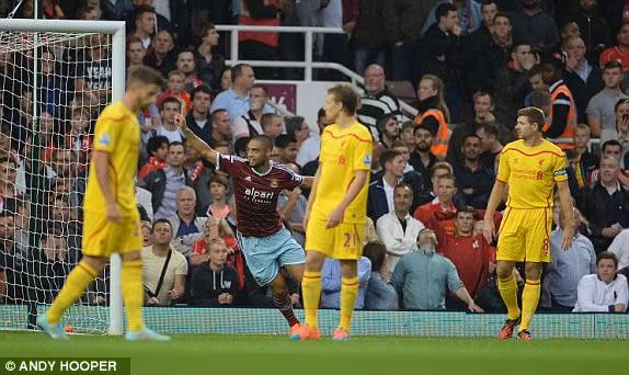 Gerrard và các đồng đội đã có một trận đấu tệ hại