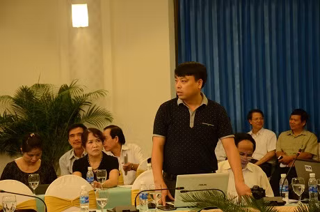 Đại diện cơ quan báo chí trao đổi tại buổi họp báo.